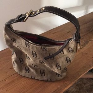 Small bucket dooney and Bourne purse